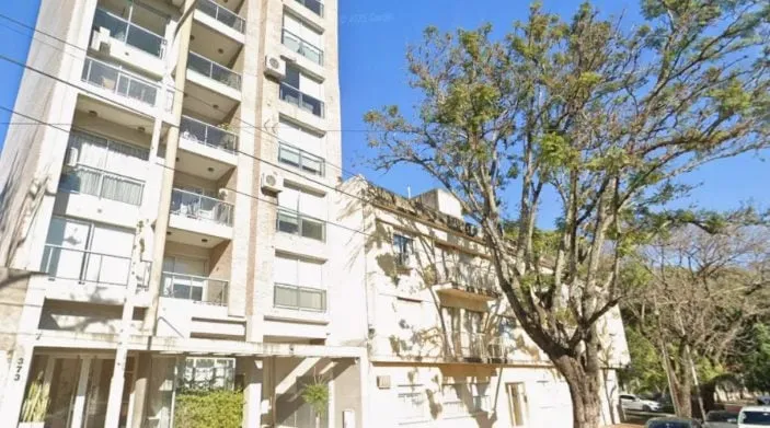 El robo de tres cajas fuertes con dólares y pesos en un departamento de calle Malvinas, en la zona Parque de Paraná, como reflejo de la inseguridad urbana creciente y la sofisticación de los delitos que golpean a la ciudad