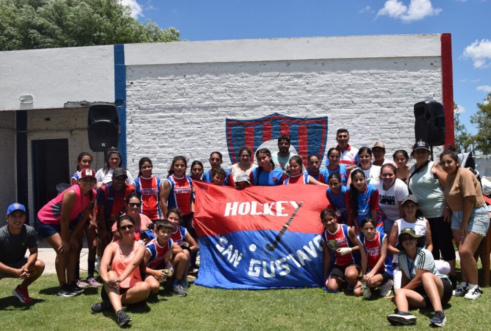 San Gustavo vivió una gran jornada de hockey