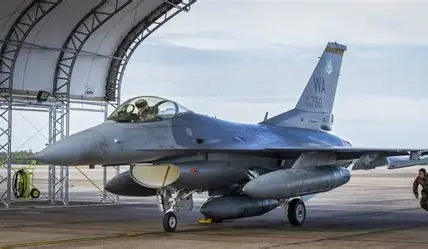 Argentina compró aviones de combate F-16 de origen estadounidense, pero que estaban en uso en Dinamarca y ya habían sido reemplazados allí por modelos más modernos (los F-35).