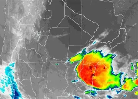 Altas temperaturas, vientos y alertas por tormentas: el pronóstico para la semana que comienza