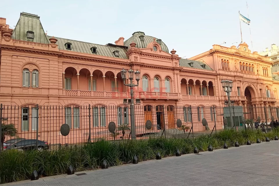 El Gobierno nacional presenta este martes el texto de la reforma laboral   La reforma laboral será presentada este martes ante el Consejo de Mayo y el Gobierno confía en lograr una aprobación rápida en el Congreso.