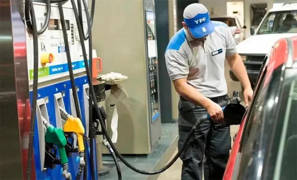 YPF anunció que la nafta bajará en promedio un 2% esta semana