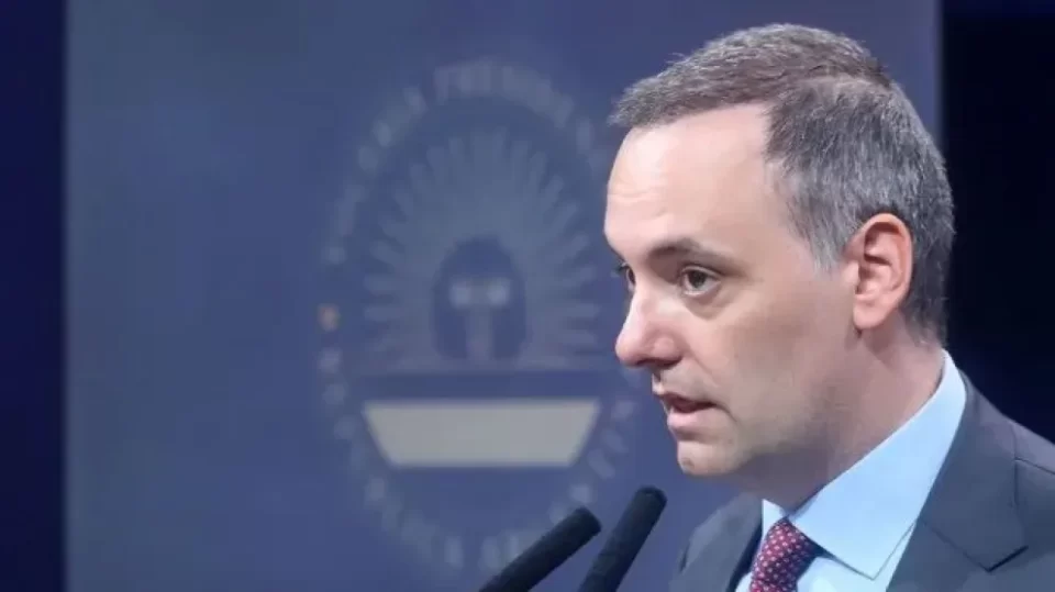 Diputado intimó por carta documento a Adorni y Villarruel a retirar el proyecto de reforma laboral del Senado