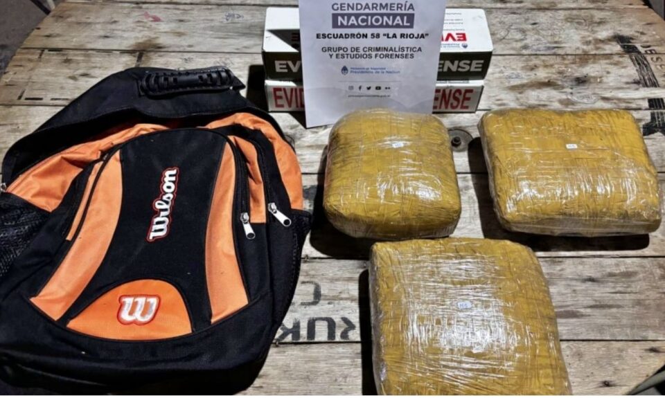 La Rioja: Incautan más de tres kilos de marihuana ocultos en un micro de larga distancia