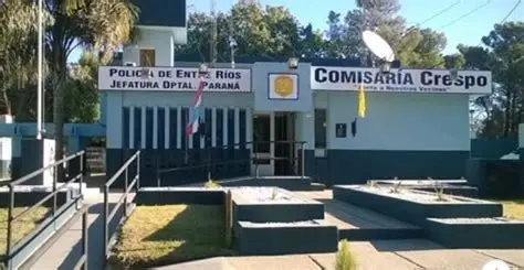 Funcionario policial fue denunciado por abuso en Crespo: recibió fuerte golpiza por familiares de la víctima
