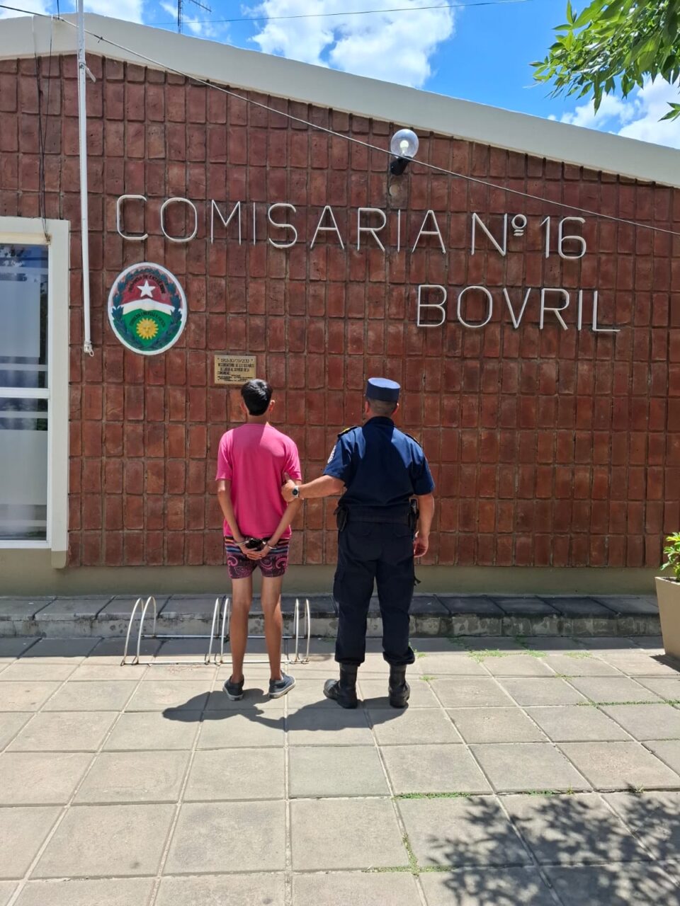 JEFATURA DEPARTAMENTAL LA PAZ COMISARÍA BOVRIL