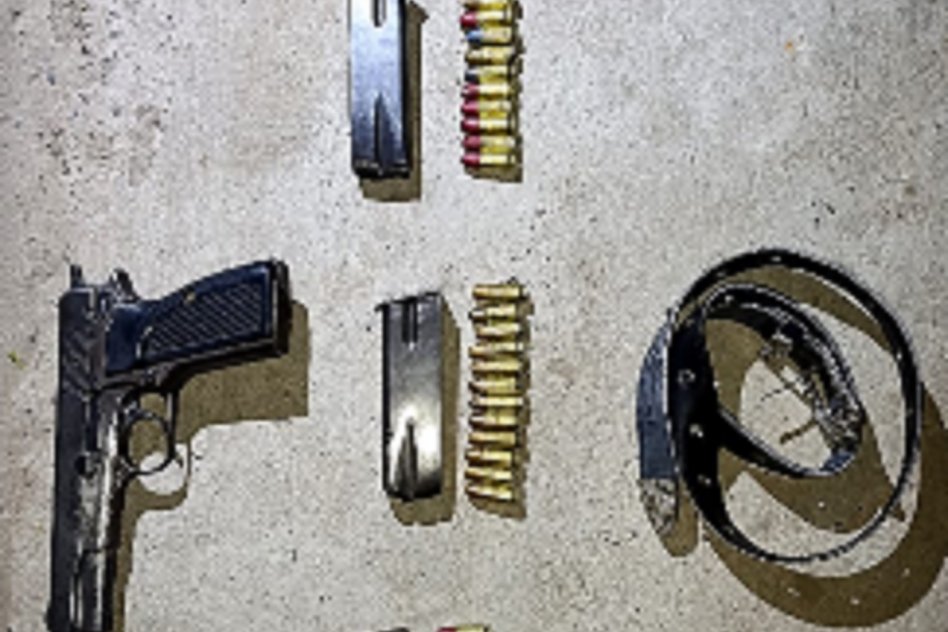 Adolescente de 15 años fue demorado cuando circulaba por la calle con un arma en la cintura