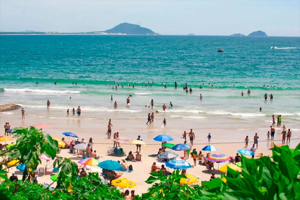 “Florianópolis bajo alerta: el turismo enfrenta la sombra de la contaminación”