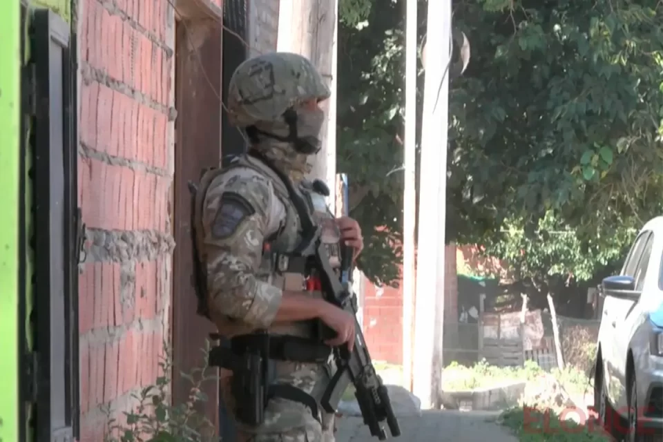 Allanamientos en Paraná: droga y un arma tras el caso de Katherine Alva