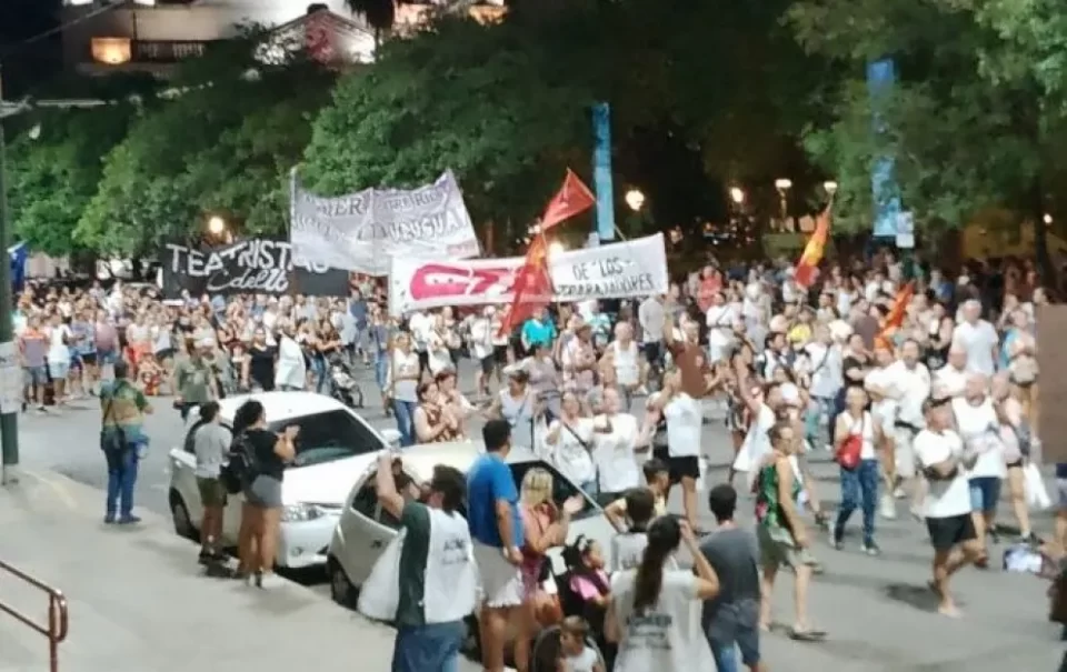 Granja Tres Arroyos: pagan salarios en cuotas y peligran 700 empleos