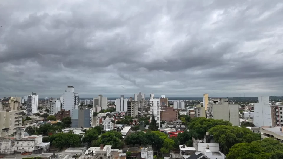 Para este jueves Emiten alerta amarillo por tormentas en 12 departamentos de Entre Ríos: cuándo llueve