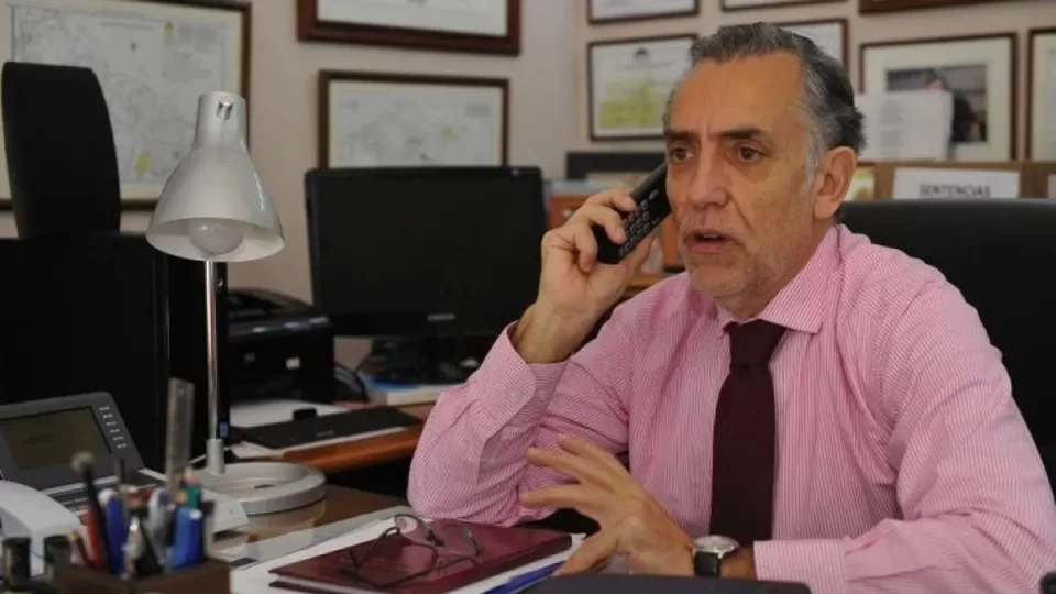 “Dispositivos en la Casa Gris: el sumario que puede sacudir la gestión Frigerio”