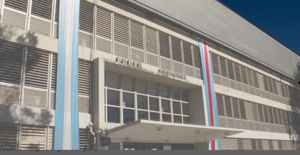 “Inicia el juicio a policías acusados de abusar a dos adolescentes en Paraná”