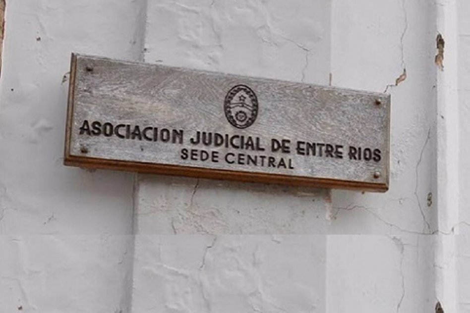 “Paro judicial: la justicia también reclama justicia”