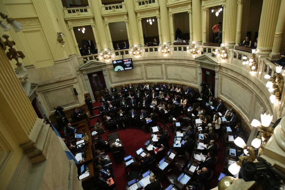 La Cámara alta sesionará el miércoles de la próxima semana para debatir el proyecto de reforma laboral que impulsa el Poder Ejecutivo. Lo anunció el senador de la UCR Eduardo Vischi.