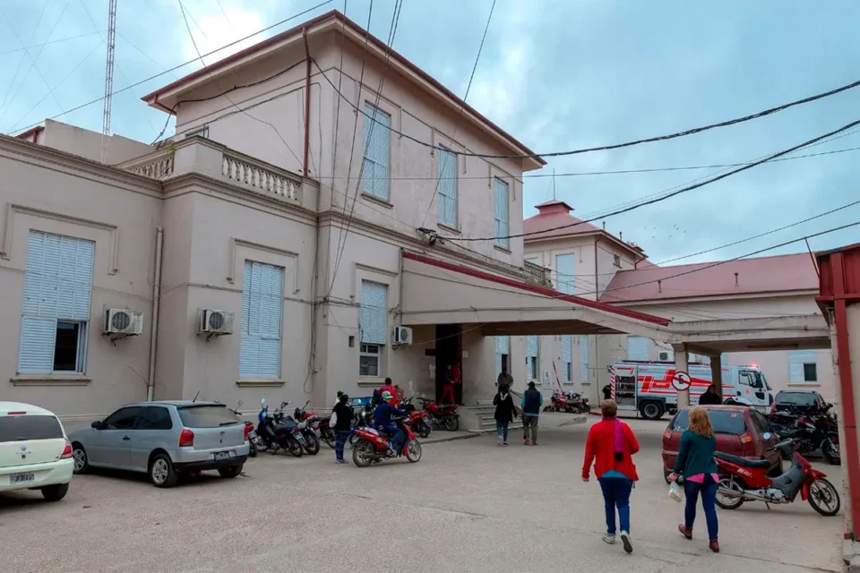 El detenido por la muerte de una mujer en Gualeguay debió ser trasladado de urgencia al hospital de Salud Mental local tras intento de quitarse la vida. Permanece internado bajo custodia.