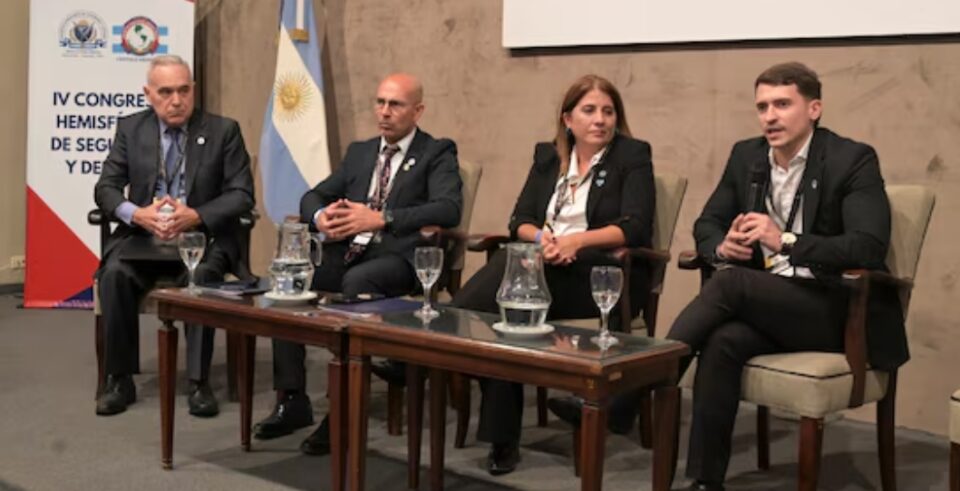 “Defensa y seguridad: Argentina frente a las ciberamenazas y el crimen organizado en un mundo incierto”