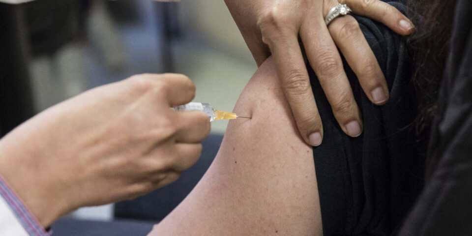 Se inicia la campaña de vacunación antigripal en todo el país