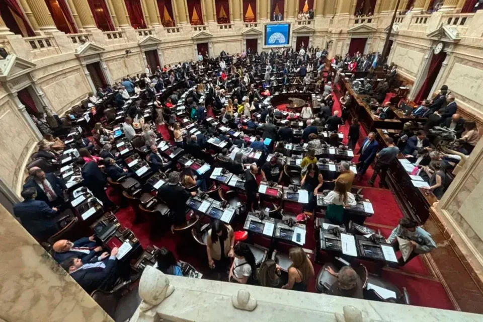Ley Hojarasca: limpiar el pasado para ordenar el presente