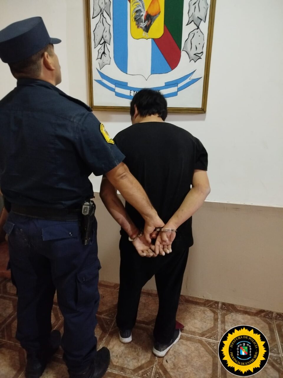 DGDP JEFATURA DPTAL LA PAZ  CRIA BOVRIL  LUGAR: B° JUVENTUD CALLE ARROYO FELICIANO. BOVRIL  LESIONES LEVES EN CONTEXTO DE VIOLENCIA DE GÉNERO EN FLAGRANCIA