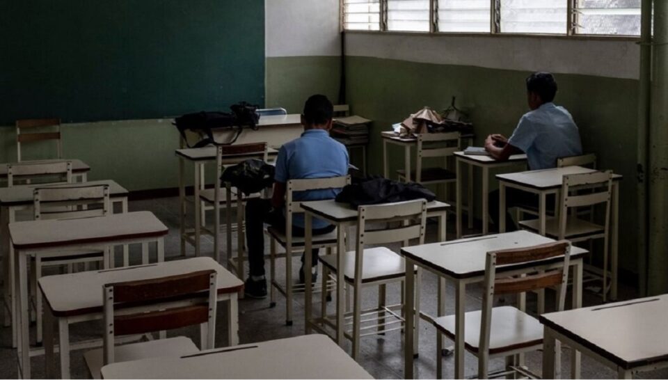 “Ausentismo escolar en ascenso: la flexibilización que vacía de sentido la obligatoriedad y expone un quiebre social que erosiona el pacto entre escuela, familias y Estado”