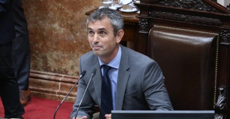 Menem admite dificultades para conseguir votos y se demora el proyecto de eliminación de las PASO