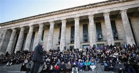 Desafío fiscal y educativo: el Gobierno argentino frente a la Ley de Financiamiento Universitario y la continuidad de la educación pública