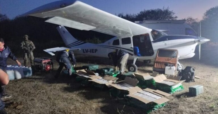 Avioneta con 442 kilos de cocaína decomisada en Santa Fe tras operativo con datos de la DEA