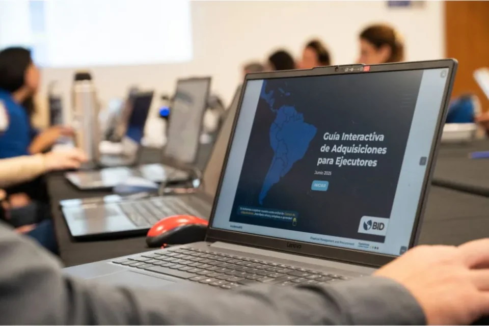 “La Provincia avanza con un programa integral de obras viales”
