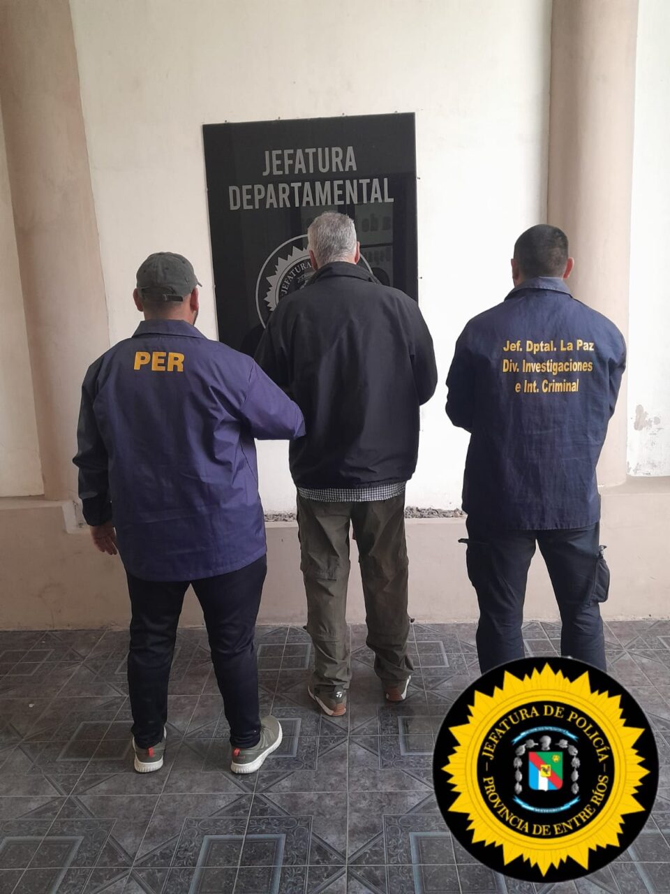 JEFATURA DEPARTAMENTAL LA PAZ  DIVISIÓN INVESTIGACIONES E INTELIGENCIA CRIMINAL  ALLANAMIENTO POSITIVO Y DETENCIÓN DE UNA PERSONA