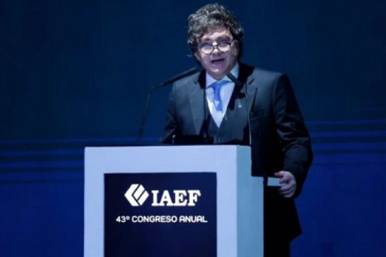 “Milei denuncia complot opositor y lanza campaña ‘Monstruo K’”