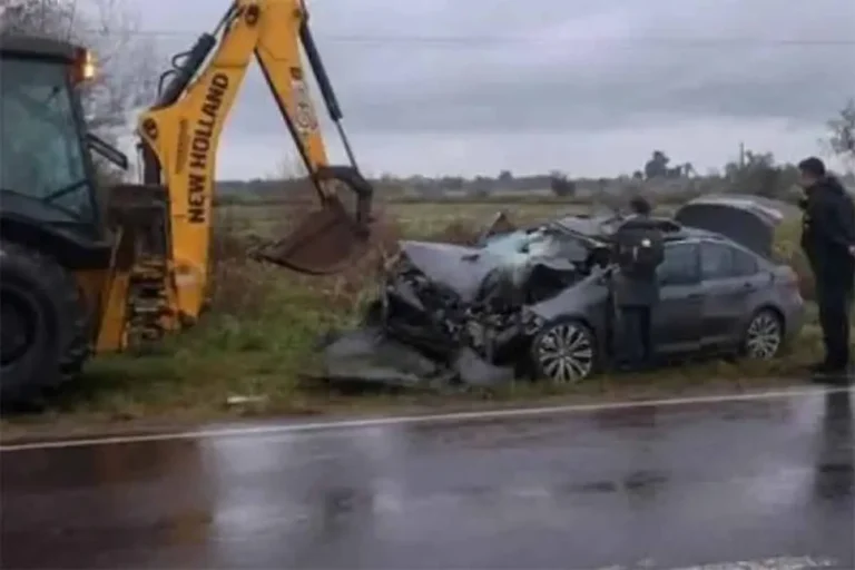 “El choque en Esquina: dinero oculto y un misterio en la ruta”