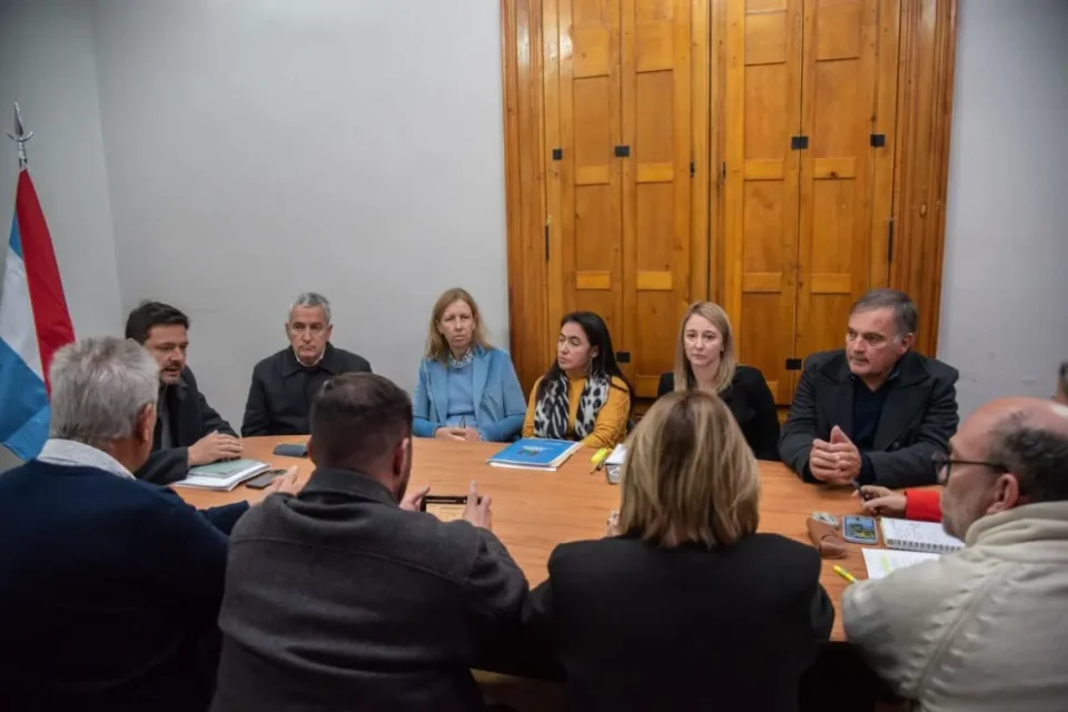 “Coparticipación en debate: el Ejecutivo reunió a comunas y legisladores”