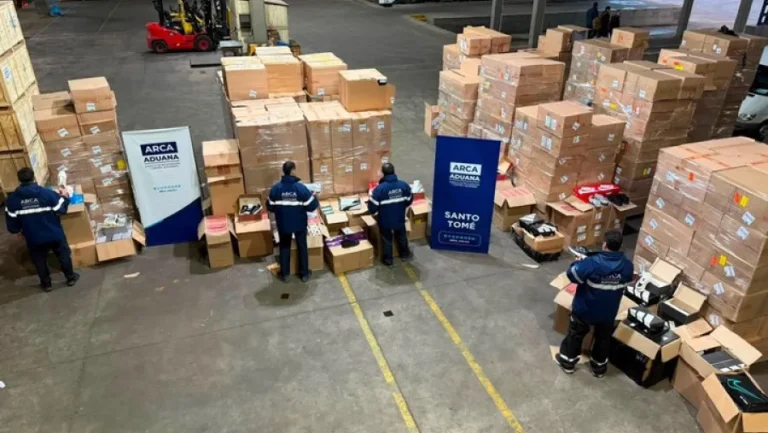 Golpe al contrabando en la Ruta 14: la Aduana retuvo un cargamento valuado en más de $500 millones durante un operativo de control en Entre Ríos