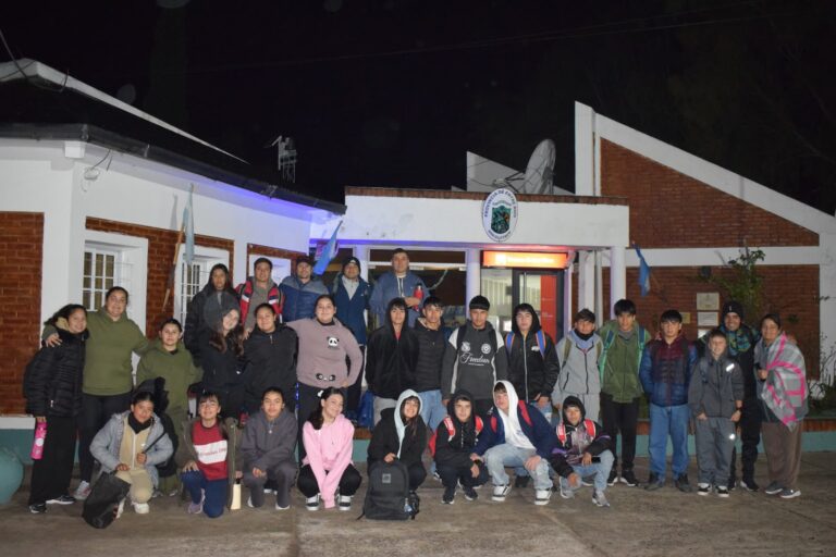 San Gustavo celebra con orgullo la participación de sus estudiantes en los Juegos Entrerrianos: vóley y atletismo brillaron en Bovril con clasificaciones a la instancia zonal
