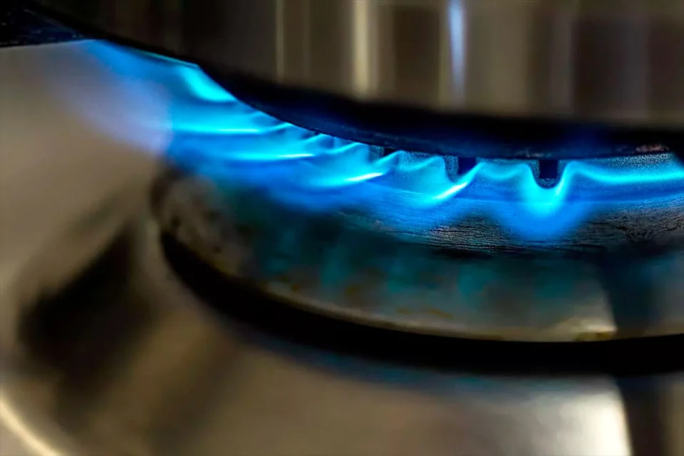 “Gas normalizado en Paraná: se levantó la restricción en estaciones de servicio, pero algunos hogares siguen sin suministro”