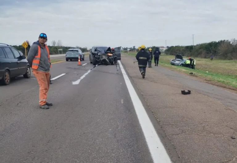 Ruta 14: confirman la identidad del remisero fallecido en el accidente; una familia de La Plata fue hospitalizada tras el choque con un Fiat Siena gris