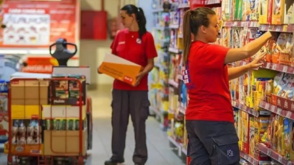 “Comercio: aumento del 5,7% y bono de .000”