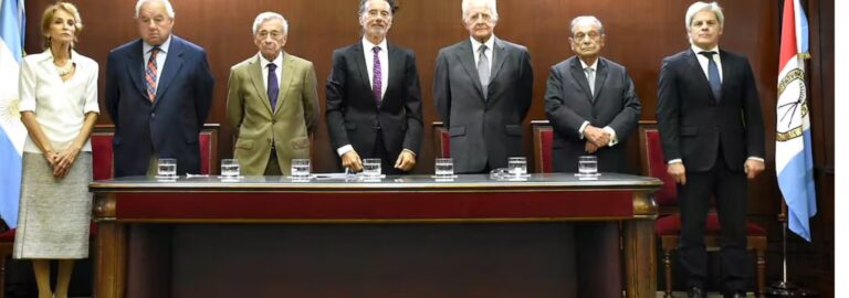 “Fallo polémico en Santa Fe: la Corte declara inconstitucional el límite a las jubilaciones de privilegio y desata un escándalo por posible conflicto de intereses entre los propios jueces”