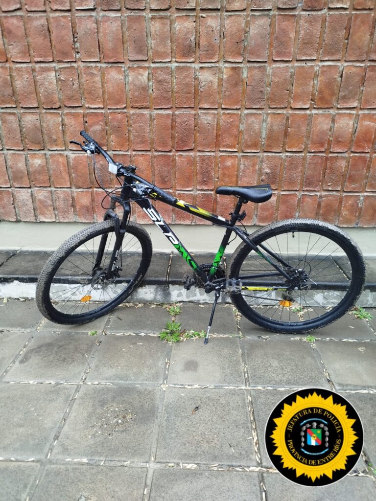 Gacetilla Policial – Hurto de bicicleta  D.G.D.P. – JEFATURA DPTAL. LA PAZ – CRÍA. 16° BOVRIL  HECHO: P/S/D de Hurto
