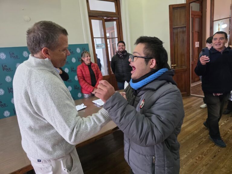 “La entrega de anteojos con preparación especial: un gesto que trasciende la salud visual y abre caminos de inclusión, aprendizaje y bienestar comunitario”