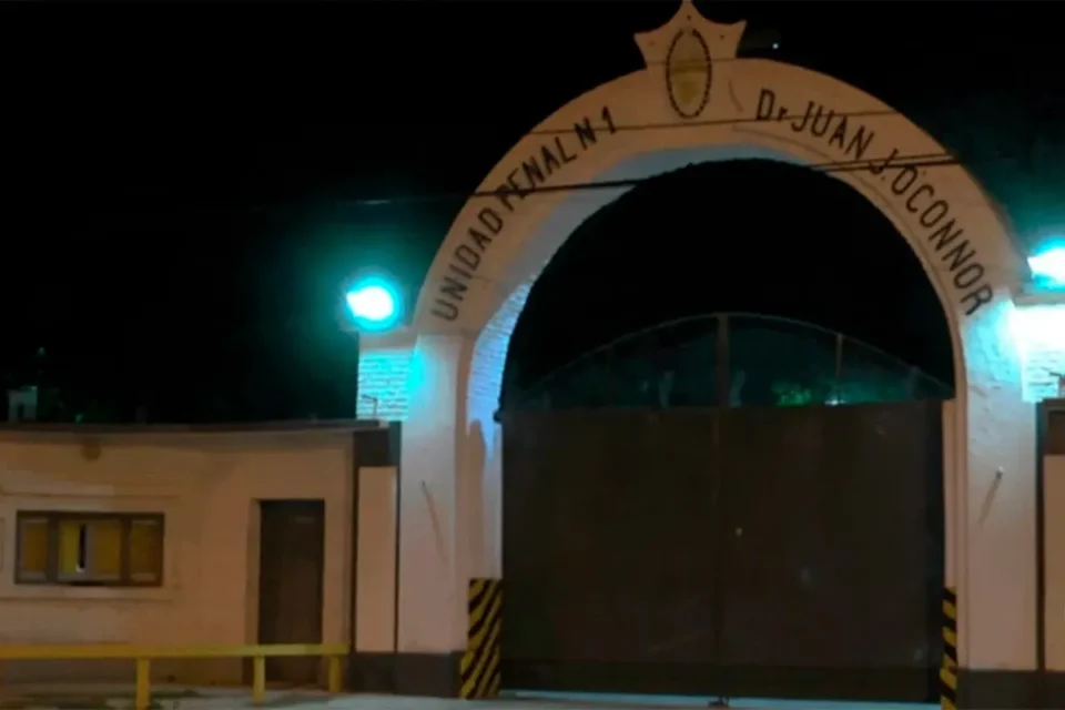 “Violencia mortal en la Unidad Penal Nº1 de Paraná: un interno de 24 años fue apuñalado en una pelea y murió en el hospital; otro preso quedó detenido como presunto agresor”