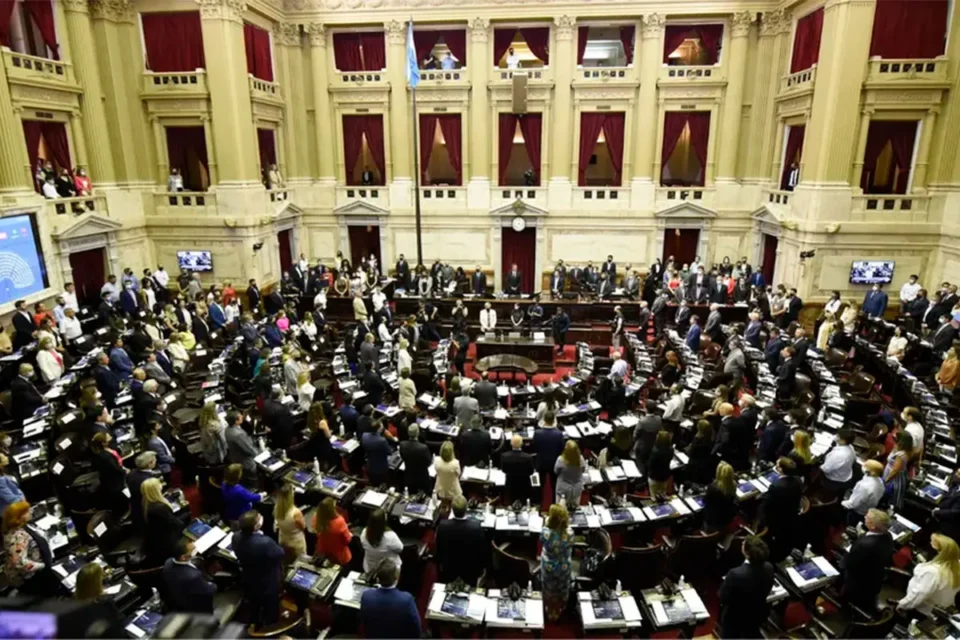 “Diputados vuelve al recinto tras dos meses: cinco proyectos en debate, con la reforma del Banco Central como eje central de la agenda del Gobierno”