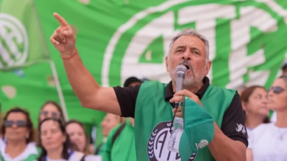 “ATE cuestiona los créditos hipotecarios de Frigerio: ‘Son inaccesibles’, advierte Oscar Muntes, al señalar que el 73% de los empleados está endeudado y el 42% destina su salario solo a sobrevivir”
