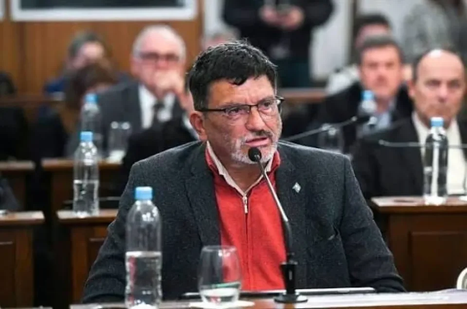 “El oficialismo defendió la reforma en la alimentación escolar y acusó a Blanca Osuna de sostener ‘nichos de corrupción’, en medio de un cruce político que expone la disputa por el control de los comedores”
