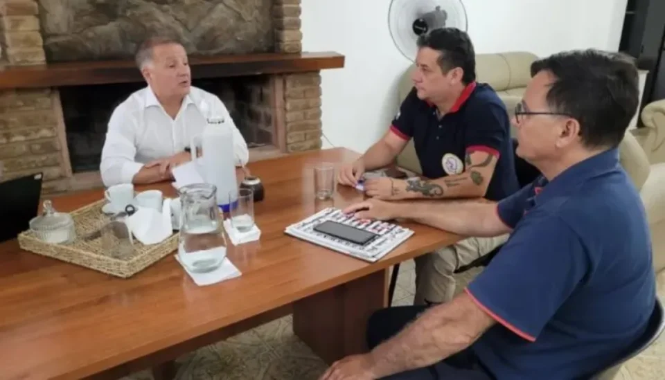 “Renuncia en Defensa Civil: Oscar Díaz Bertozzi deja su cargo en Entre Ríos el mismo día que se declara la emergencia hídrica por El Niño”