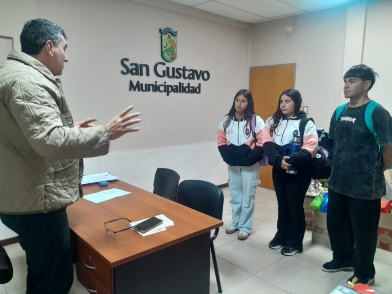 Estudiantes de 6.º año iniciaron sus pasantías en la Municipalidad de San Gustavo: un puente entre la escuela, la comunidad y el futuro laboral