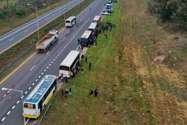 “Ruta 14: operativo sobre colectivos dejó cuatro detenidos con pedidos de captura y secuestro de droga”