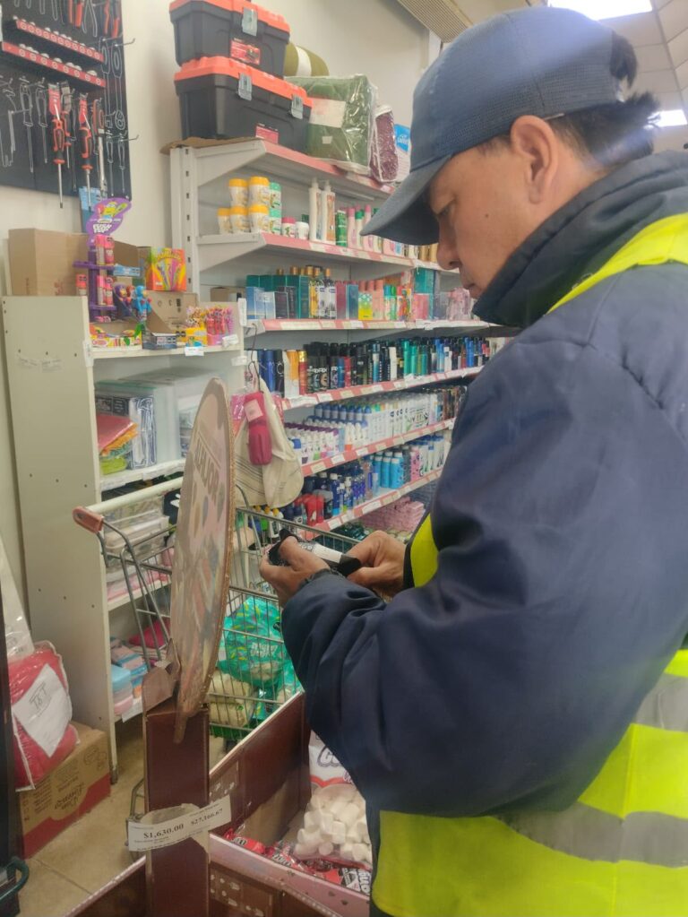 Inspecciones en San Gustavo: decomisan productos en comercios por incumplir normas de higiene y salubridad