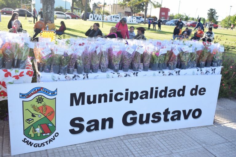 Un domingo de emociones, encuentro y reconocimiento para las madres de San Gustavo